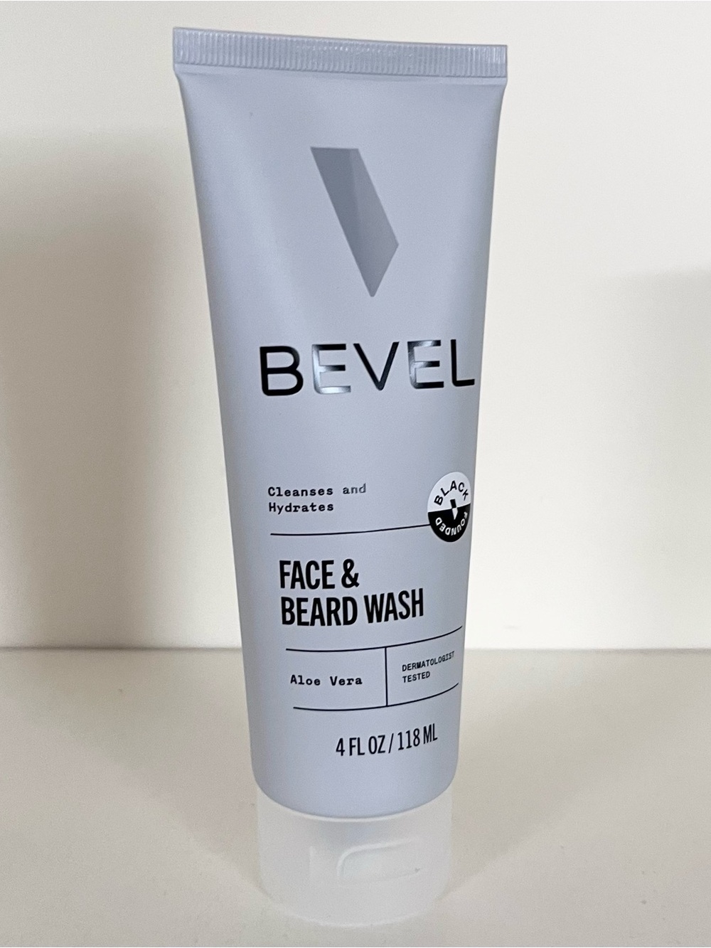 NWOT Bevel face wash